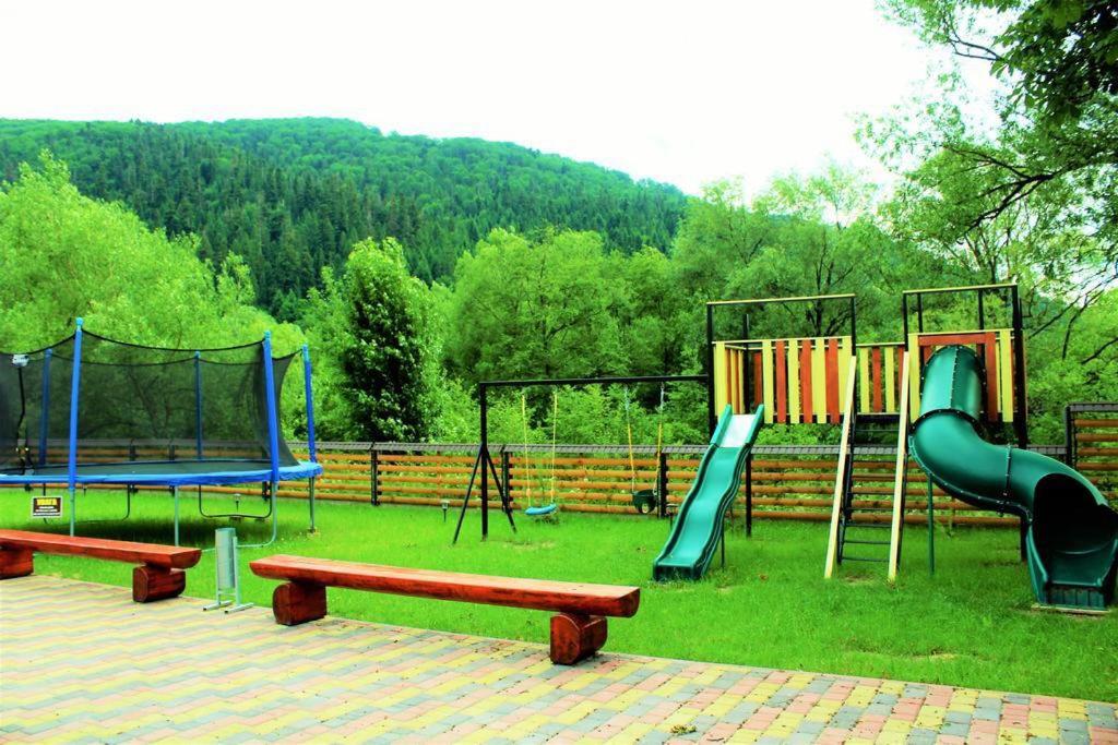 Вишиванка Dilyatyn Buitenkant foto