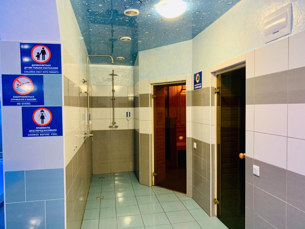 Вишиванка Dilyatyn Buitenkant foto