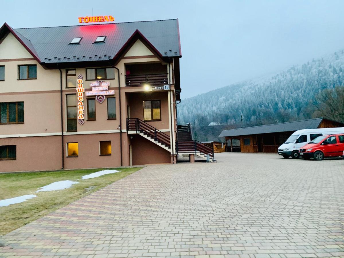 Вишиванка Dilyatyn Buitenkant foto